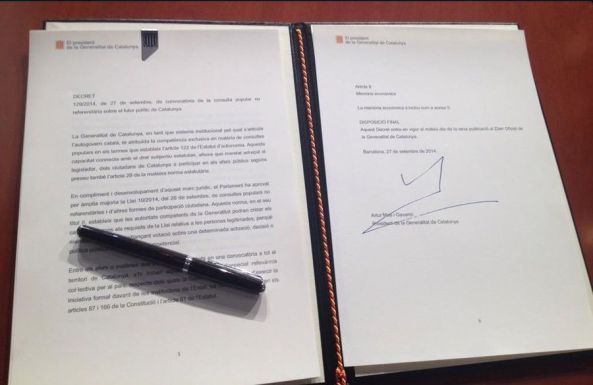 decret-president-Generalitat-Artur-Mas_ARAIMA20140927_0173_5